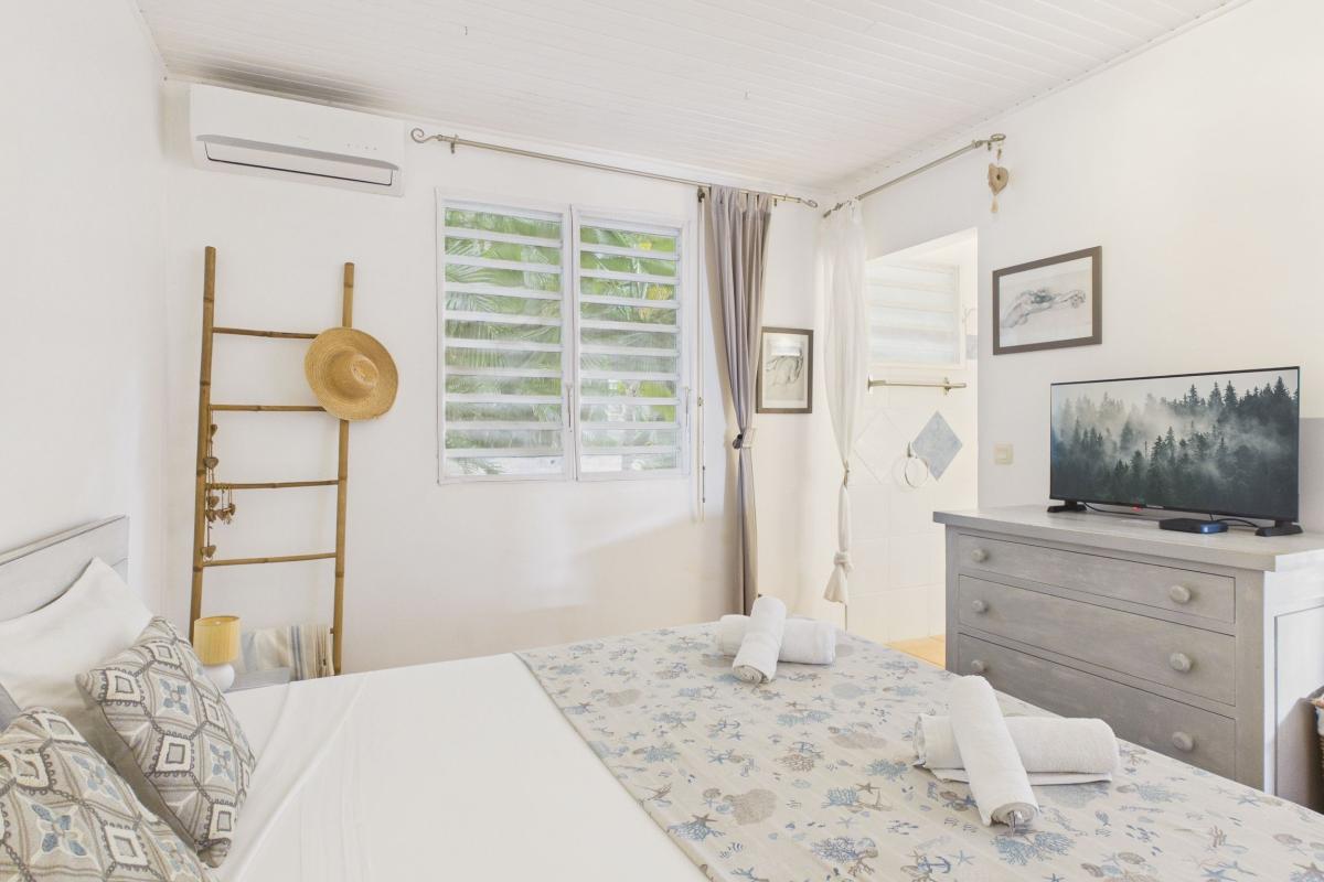 Location villa 5 personnes - suite parentale vue sdd